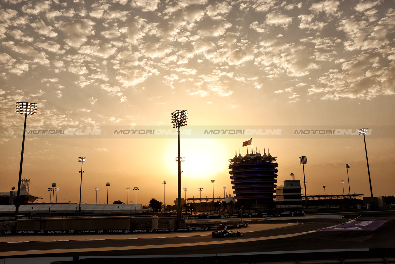 GP BAHRAIN, Oliver Bearman (GBR) Haas VF-25.

13.04.2025. Formula 1 World Championship, Rd 4, Bahrain Grand Prix, Sakhir, Bahrain, Gara Day.

- www.xpbimages.com, EMail: requests@xpbimages.com © Copyright: Charniaux / XPB Images