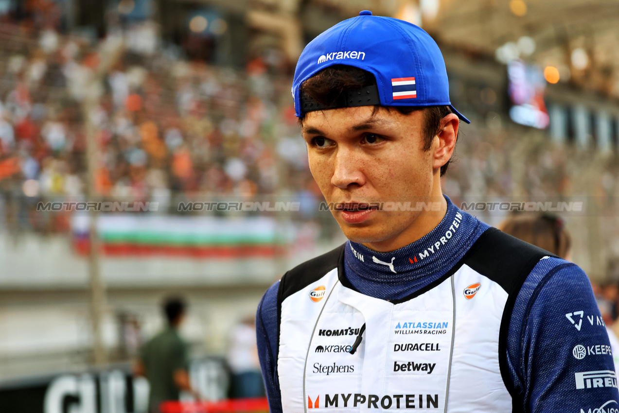 GP BAHRAIN, Alexander Albon (THA) Atlassian Williams Racing on the grid.

13.04.2025. Formula 1 World Championship, Rd 4, Bahrain Grand Prix, Sakhir, Bahrain, Gara Day.

- www.xpbimages.com, EMail: requests@xpbimages.com © Copyright: Batchelor / XPB Images