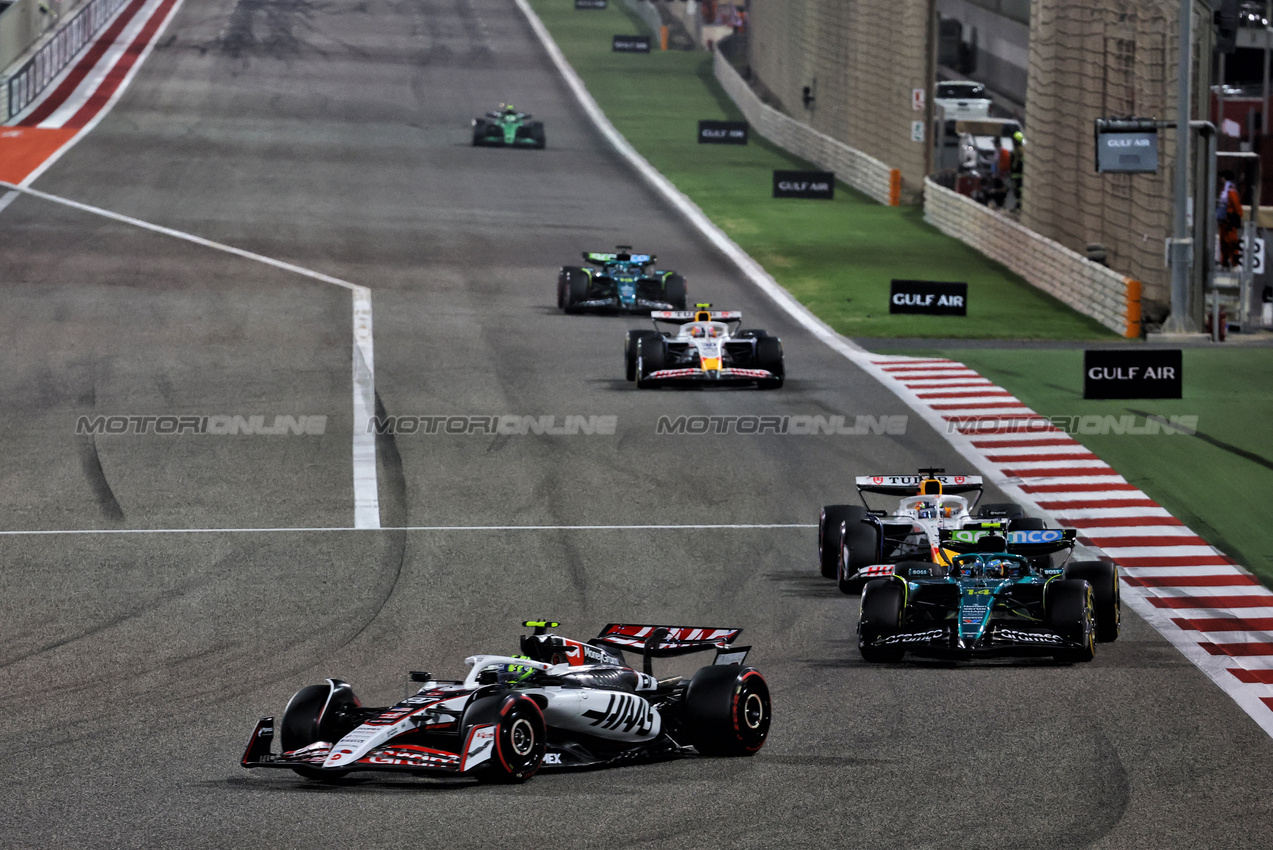 GP BAHRAIN, Oliver Bearman (GBR) Haas VF-25.

13.04.2025. Formula 1 World Championship, Rd 4, Bahrain Grand Prix, Sakhir, Bahrain, Gara Day.

- www.xpbimages.com, EMail: requests@xpbimages.com © Copyright: Batchelor / XPB Images