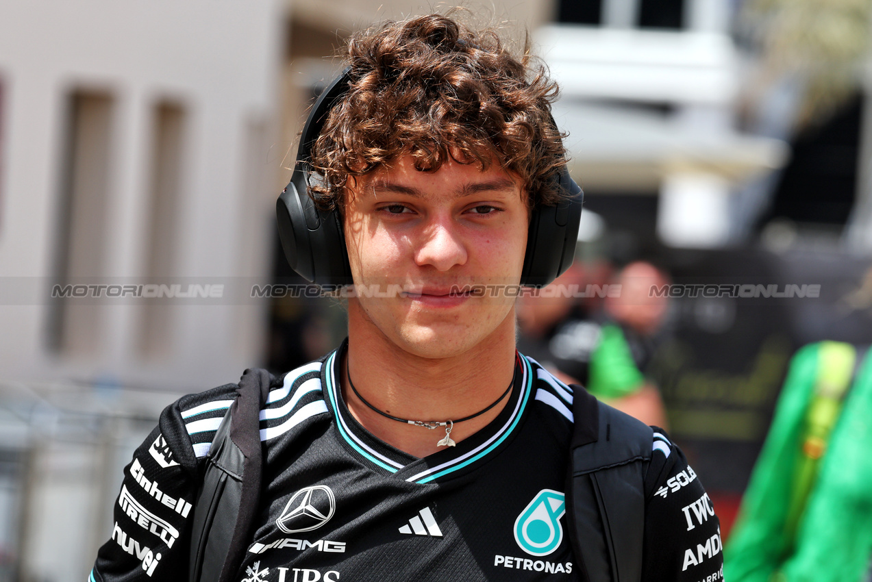 GP BAHRAIN, Andrea Kimi Antonelli (ITA) Mercedes AMG F1.

13.04.2025. Formula 1 World Championship, Rd 4, Bahrain Grand Prix, Sakhir, Bahrain, Gara Day.

- www.xpbimages.com, EMail: requests@xpbimages.com © Copyright: Moy / XPB Images