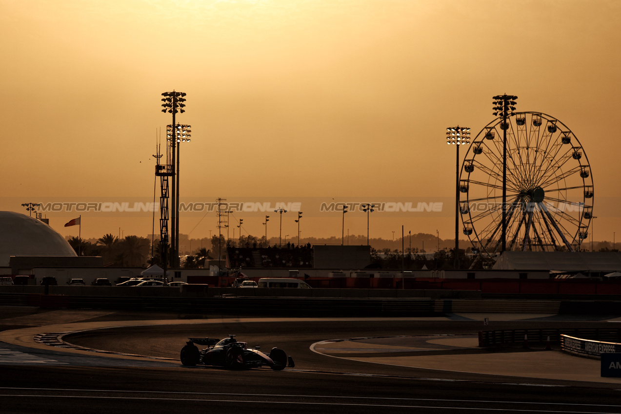 GP BAHRAIN, Pierre Gasly (FRA) Alpine F1 Team A525.

13.04.2025. Formula 1 World Championship, Rd 4, Bahrain Grand Prix, Sakhir, Bahrain, Gara Day.

- www.xpbimages.com, EMail: requests@xpbimages.com © Copyright: Moy / XPB Images
