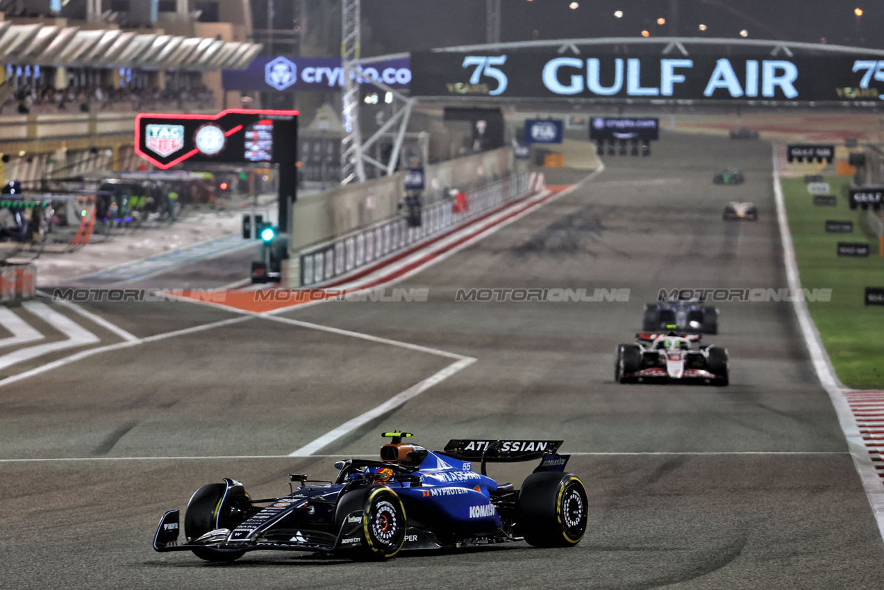 GP BAHRAIN, Carlos Sainz (ESP) Atlassian Williams Racing FW46.

13.04.2025. Formula 1 World Championship, Rd 4, Bahrain Grand Prix, Sakhir, Bahrain, Gara Day.

- www.xpbimages.com, EMail: requests@xpbimages.com © Copyright: Batchelor / XPB Images
