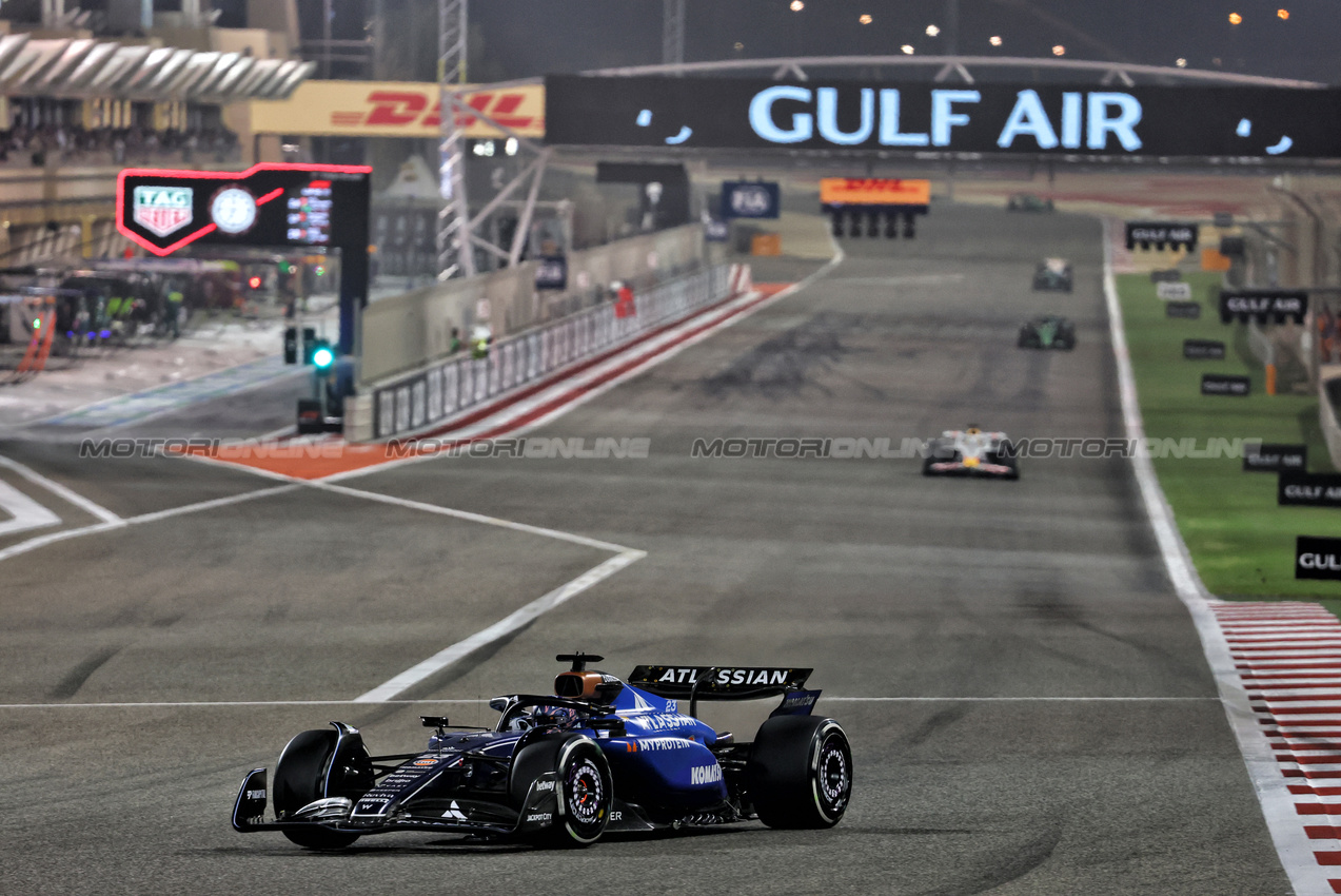 GP BAHRAIN, Alexander Albon (THA) Atlassian Williams Racing FW47.

13.04.2025. Formula 1 World Championship, Rd 4, Bahrain Grand Prix, Sakhir, Bahrain, Gara Day.

- www.xpbimages.com, EMail: requests@xpbimages.com © Copyright: Batchelor / XPB Images
