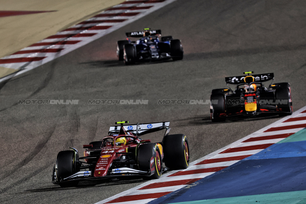 GP BAHRAIN, Lewis Hamilton (GBR) Ferrari SF-25.

13.04.2025. Formula 1 World Championship, Rd 4, Bahrain Grand Prix, Sakhir, Bahrain, Gara Day.

- www.xpbimages.com, EMail: requests@xpbimages.com © Copyright: Charniaux / XPB Images