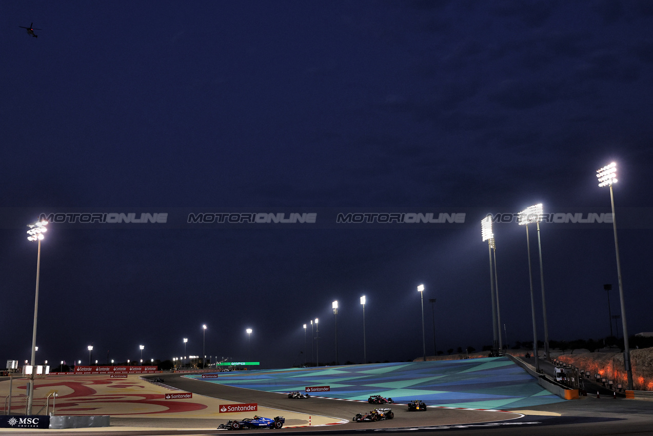 GP BAHRAIN, Carlos Sainz (ESP) Atlassian Williams Racing FW46.

13.04.2025. Formula 1 World Championship, Rd 4, Bahrain Grand Prix, Sakhir, Bahrain, Gara Day.

- www.xpbimages.com, EMail: requests@xpbimages.com © Copyright: Charniaux / XPB Images