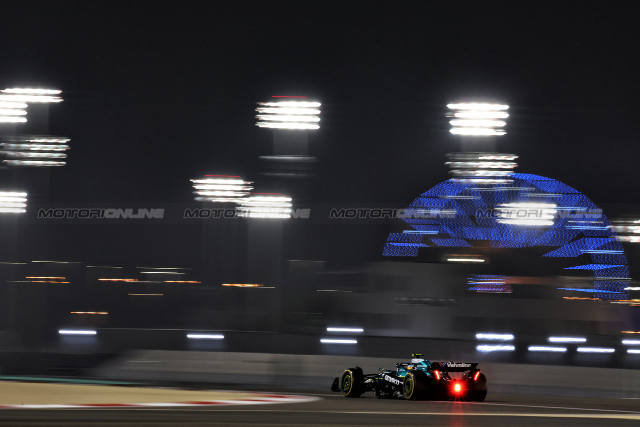 GP BAHRAIN, Fernando Alonso (ESP) Aston Martin F1 Team AMR25.

13.04.2025. Formula 1 World Championship, Rd 4, Bahrain Grand Prix, Sakhir, Bahrain, Gara Day.

- www.xpbimages.com, EMail: requests@xpbimages.com © Copyright: Moy / XPB Images