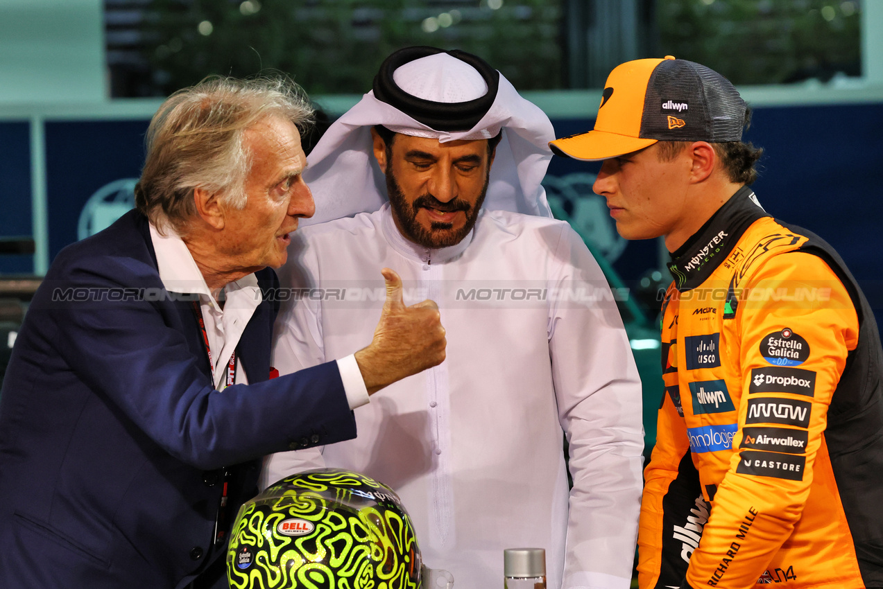 GP BAHRAIN, (L to R): Luca di Montezemolo (ITA) with Mohammed Bin Sulayem (UAE) FIA President e Lando Norris (GBR) McLaren in parc ferme.

13.04.2025. Formula 1 World Championship, Rd 4, Bahrain Grand Prix, Sakhir, Bahrain, Gara Day.

- www.xpbimages.com, EMail: requests@xpbimages.com © Copyright: Batchelor / XPB Images