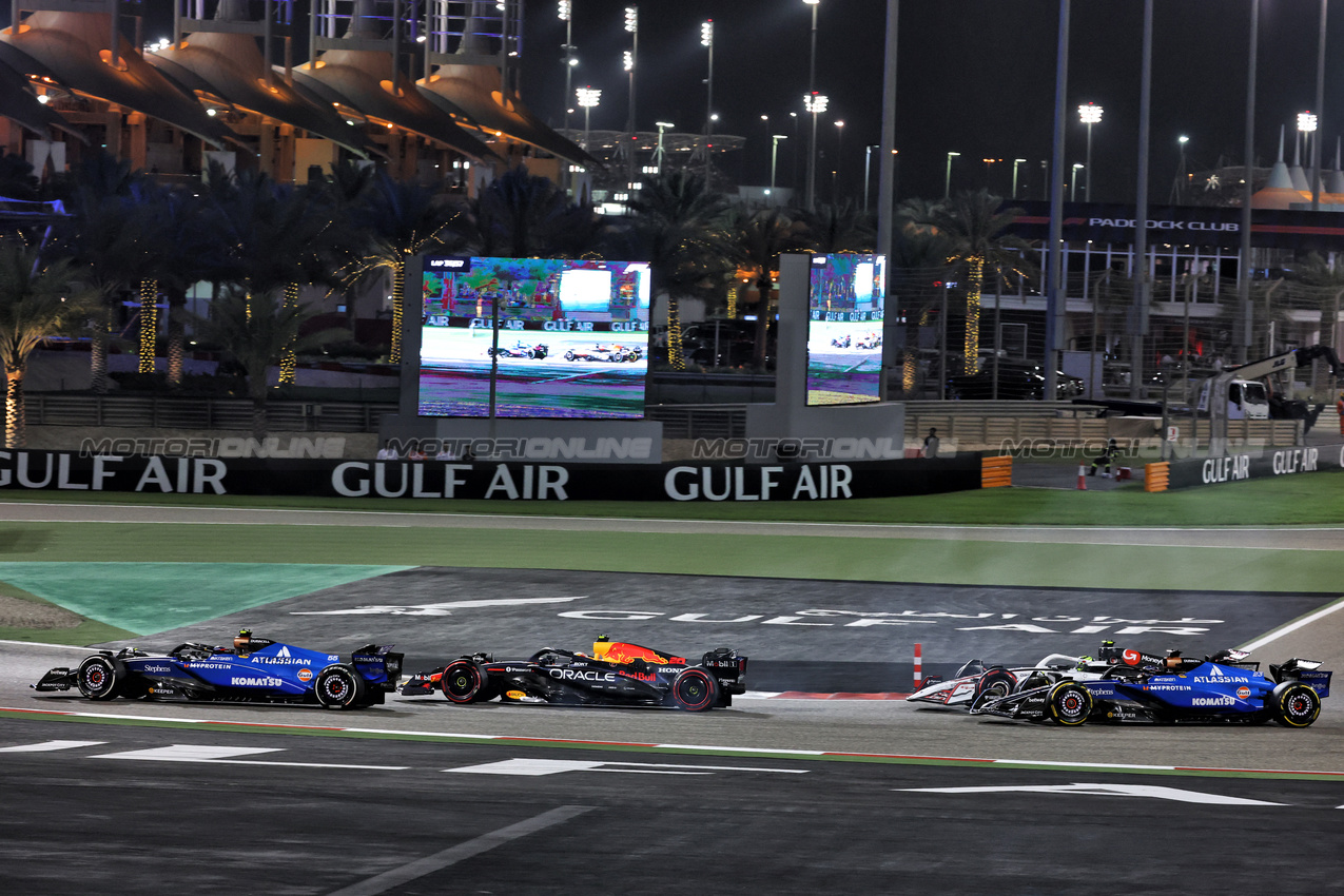GP BAHRAIN, Carlos Sainz (ESP) Atlassian Williams Racing FW46.

13.04.2025. Formula 1 World Championship, Rd 4, Bahrain Grand Prix, Sakhir, Bahrain, Gara Day.

- www.xpbimages.com, EMail: requests@xpbimages.com © Copyright: Batchelor / XPB Images