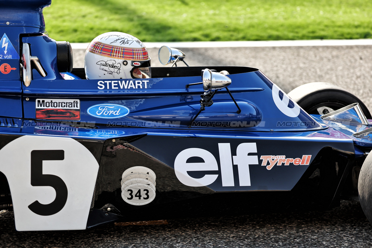 GP BAHRAIN, Jackie Stewart (GBR) drives his 1973 Tyrrell 006.

13.04.2025. Formula 1 World Championship, Rd 4, Bahrain Grand Prix, Sakhir, Bahrain, Gara Day.

- www.xpbimages.com, EMail: requests@xpbimages.com © Copyright: Moy / XPB Images