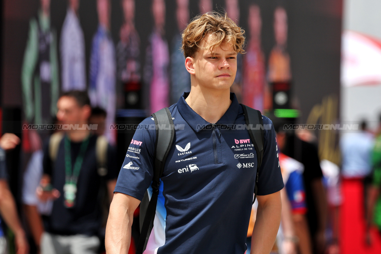 GP BAHRAIN, Paul Aron (EST) Alpine F1 Team Reserve Driver.

13.04.2025. Formula 1 World Championship, Rd 4, Bahrain Grand Prix, Sakhir, Bahrain, Gara Day.

- www.xpbimages.com, EMail: requests@xpbimages.com © Copyright: Moy / XPB Images