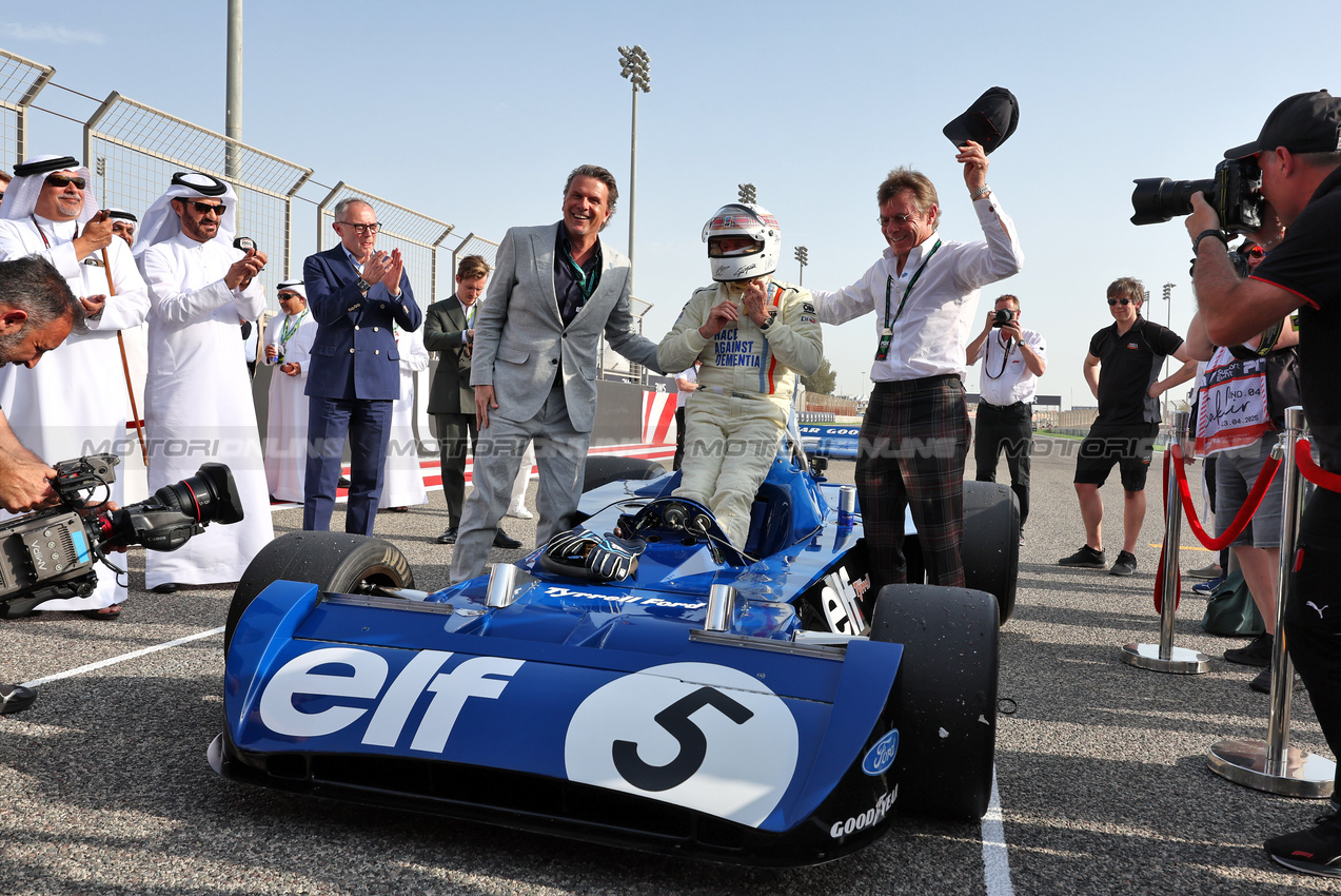 GP BAHRAIN, Jackie Stewart (GBR) in his 1973 Tyrrell 006, with sons Mark Stewart (GBR) e Paul Stewart (GBR).

13.04.2025. Formula 1 World Championship, Rd 4, Bahrain Grand Prix, Sakhir, Bahrain, Gara Day.

- www.xpbimages.com, EMail: requests@xpbimages.com © Copyright: Moy / XPB Images