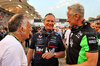 GP BAHRAIN, Paul Monaghan (GBR) Red Bull Racing Chief Engineer (Centre) with Jonathan Wheatley (GBR) Sauber Team Principal (Right) on the grid.

13.04.2025. Formula 1 World Championship, Rd 4, Bahrain Grand Prix, Sakhir, Bahrain, Gara Day.

- www.xpbimages.com, EMail: requests@xpbimages.com © Copyright: Batchelor / XPB Images