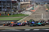 GP BAHRAIN, Yuki Tsunoda (JPN) Red Bull Racing RB21 e Jack Doohan (AUS) Alpine F1 Team A525 at the partenza of the race.

13.04.2025. Formula 1 World Championship, Rd 4, Bahrain Grand Prix, Sakhir, Bahrain, Gara Day.

- www.xpbimages.com, EMail: requests@xpbimages.com © Copyright: Batchelor / XPB Images