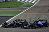 GP BAHRAIN, Andrea Kimi Antonelli (ITA) Mercedes AMG F1 W16 e Carlos Sainz (ESP) Atlassian Williams Racing FW46 battle for position.

13.04.2025. Formula 1 World Championship, Rd 4, Bahrain Grand Prix, Sakhir, Bahrain, Gara Day.

- www.xpbimages.com, EMail: requests@xpbimages.com © Copyright: Batchelor / XPB Images
