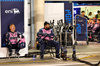 GP BAHRAIN, Alpine F1 Team meccanici.

13.04.2025. Formula 1 World Championship, Rd 4, Bahrain Grand Prix, Sakhir, Bahrain, Gara Day.

- www.xpbimages.com, EMail: requests@xpbimages.com © Copyright: Bearne / XPB Images