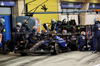 GP BAHRAIN, Carlos Sainz (ESP) Atlassian Williams Racing FW46 makes a pit stop.

13.04.2025. Formula 1 World Championship, Rd 4, Bahrain Grand Prix, Sakhir, Bahrain, Gara Day.

- www.xpbimages.com, EMail: requests@xpbimages.com © Copyright: Bearne / XPB Images