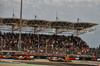 GP BAHRAIN, Oscar Piastri (AUS) McLaren MCL39 e George Russell (GBR) Mercedes AMG F1 W16 battle for the lead at the partenza of the race.

13.04.2025. Formula 1 World Championship, Rd 4, Bahrain Grand Prix, Sakhir, Bahrain, Gara Day.

- www.xpbimages.com, EMail: requests@xpbimages.com © Copyright: Bearne / XPB Images