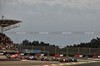 GP BAHRAIN, Oscar Piastri (AUS) McLaren MCL39 e George Russell (GBR) Mercedes AMG F1 W16 battle for the lead at the partenza of the race.

13.04.2025. Formula 1 World Championship, Rd 4, Bahrain Grand Prix, Sakhir, Bahrain, Gara Day.

- www.xpbimages.com, EMail: requests@xpbimages.com © Copyright: Bearne / XPB Images