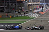 GP BAHRAIN, Alexander Albon (THA) Atlassian Williams Racing FW47 e Oliver Bearman (GBR) Haas VF-25 battle for position.

13.04.2025. Formula 1 World Championship, Rd 4, Bahrain Grand Prix, Sakhir, Bahrain, Gara Day.

- www.xpbimages.com, EMail: requests@xpbimages.com © Copyright: Batchelor / XPB Images