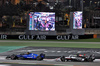 GP BAHRAIN, Alexander Albon (THA) Atlassian Williams Racing FW47 e Oliver Bearman (GBR) Haas VF-25 battle for position.

13.04.2025. Formula 1 World Championship, Rd 4, Bahrain Grand Prix, Sakhir, Bahrain, Gara Day.

- www.xpbimages.com, EMail: requests@xpbimages.com © Copyright: Batchelor / XPB Images