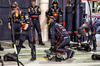 GP BAHRAIN, Red Bull Racing meccanici in the pits.

13.04.2025. Formula 1 World Championship, Rd 4, Bahrain Grand Prix, Sakhir, Bahrain, Gara Day.

- www.xpbimages.com, EMail: requests@xpbimages.com © Copyright: Bearne / XPB Images