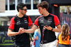 GP BAHRAIN, (L to R): Esteban Ocon (FRA) Haas F1 Team with team mate Oliver Bearman (GBR) Haas F1 Team.

13.04.2025. Formula 1 World Championship, Rd 4, Bahrain Grand Prix, Sakhir, Bahrain, Gara Day.

- www.xpbimages.com, EMail: requests@xpbimages.com © Copyright: Batchelor / XPB Images