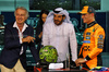 GP BAHRAIN, (L to R): Luca di Montezemolo (ITA) with Mohammed Bin Sulayem (UAE) FIA President e Lando Norris (GBR) McLaren in parc ferme.

13.04.2025. Formula 1 World Championship, Rd 4, Bahrain Grand Prix, Sakhir, Bahrain, Gara Day.

- www.xpbimages.com, EMail: requests@xpbimages.com © Copyright: Batchelor / XPB Images