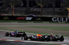 GP BAHRAIN, Oliver Bearman (GBR) Haas VF-25 e Yuki Tsunoda (JPN) Red Bull Racing RB21 battle for position.

13.04.2025. Formula 1 World Championship, Rd 4, Bahrain Grand Prix, Sakhir, Bahrain, Gara Day.

- www.xpbimages.com, EMail: requests@xpbimages.com © Copyright: Batchelor / XPB Images