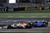 GP BAHRAIN, Carlos Sainz (ESP) Atlassian Williams Racing FW46 e Liam Lawson (NZL) Racing Bulls VCARB 02 battle for position.

13.04.2025. Formula 1 World Championship, Rd 4, Bahrain Grand Prix, Sakhir, Bahrain, Gara Day.

- www.xpbimages.com, EMail: requests@xpbimages.com © Copyright: Batchelor / XPB Images