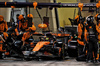 GP BAHRAIN, Oscar Piastri (AUS) McLaren MCL39 makes a pit stop.

13.04.2025. Formula 1 World Championship, Rd 4, Bahrain Grand Prix, Sakhir, Bahrain, Gara Day.

- www.xpbimages.com, EMail: requests@xpbimages.com © Copyright: Bearne / XPB Images