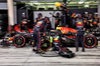 GP BAHRAIN, Yuki Tsunoda (JPN) Red Bull Racing RB21 makes a pit stop.

13.04.2025. Formula 1 World Championship, Rd 4, Bahrain Grand Prix, Sakhir, Bahrain, Gara Day.

- www.xpbimages.com, EMail: requests@xpbimages.com © Copyright: Bearne / XPB Images