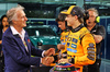 GP BAHRAIN, (L to R): Luca di Montezemolo (ITA) with vincitore Oscar Piastri (AUS) McLaren in parc ferme.

13.04.2025. Formula 1 World Championship, Rd 4, Bahrain Grand Prix, Sakhir, Bahrain, Gara Day.

- www.xpbimages.com, EMail: requests@xpbimages.com © Copyright: Batchelor / XPB Images