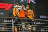 GP BAHRAIN, The podium (L to R): Oscar Piastri (AUS) McLaren, vincitore; Andrea Stella (ITA) McLaren Team Principal; Lando Norris (GBR) McLaren, third.

13.04.2025. Formula 1 World Championship, Rd 4, Bahrain Grand Prix, Sakhir, Bahrain, Gara Day.

- www.xpbimages.com, EMail: requests@xpbimages.com © Copyright: Batchelor / XPB Images