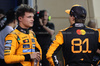 GP BAHRAIN, Lando Norris (GBR), McLaren F1 Team e Oscar Piastri (AUS), McLaren 
13.04.2025. Formula 1 World Championship, Rd 4, Bahrain Grand Prix, Sakhir, Bahrain, Gara Day.
- www.xpbimages.com, EMail: requests@xpbimages.com © Copyright: Charniaux / XPB Images