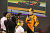 GP BAHRAIN, Gara winner Oscar Piastri (AUS) McLaren with Karun Chandhok (IND) Sky Sports F1 Presenter in parc ferme.

13.04.2025. Formula 1 World Championship, Rd 4, Bahrain Grand Prix, Sakhir, Bahrain, Gara Day.

- www.xpbimages.com, EMail: requests@xpbimages.com © Copyright: Bearne / XPB Images