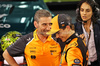 GP BAHRAIN, (L to R): Andrea Stella (ITA) McLaren Team Principal with vincitore Oscar Piastri (AUS) McLaren in parc ferme.

13.04.2025. Formula 1 World Championship, Rd 4, Bahrain Grand Prix, Sakhir, Bahrain, Gara Day.

- www.xpbimages.com, EMail: requests@xpbimages.com © Copyright: Bearne / XPB Images