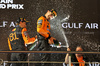 GP BAHRAIN, (L to R): Gara winner Oscar Piastri (AUS) McLaren celebrates on the podium with third placed team mate Lando Norris (GBR) McLaren e Andrea Stella (ITA) McLaren Team Principal.

13.04.2025. Formula 1 World Championship, Rd 4, Bahrain Grand Prix, Sakhir, Bahrain, Gara Day.

- www.xpbimages.com, EMail: requests@xpbimages.com © Copyright: Bearne / XPB Images