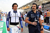 GP BAHRAIN, Carlos Sainz (ESP) Atlassian Williams Racing on the grid with Pierluigi (Gigi) Della Bona (ITA) Atlassian Williams Racing Performance Coach on the grid.

13.04.2025. Formula 1 World Championship, Rd 4, Bahrain Grand Prix, Sakhir, Bahrain, Gara Day.

- www.xpbimages.com, EMail: requests@xpbimages.com © Copyright: Bearne / XPB Images