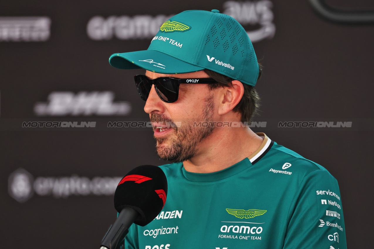 GP BAHRAIN, Fernando Alonso (ESP) Aston Martin F1 Team.

10.04.2025. Formula 1 World Championship, Rd 4, Bahrain Grand Prix, Sakhir, Bahrain, Preparation Day.

- www.xpbimages.com, EMail: requests@xpbimages.com © Copyright: Bearne / XPB Images