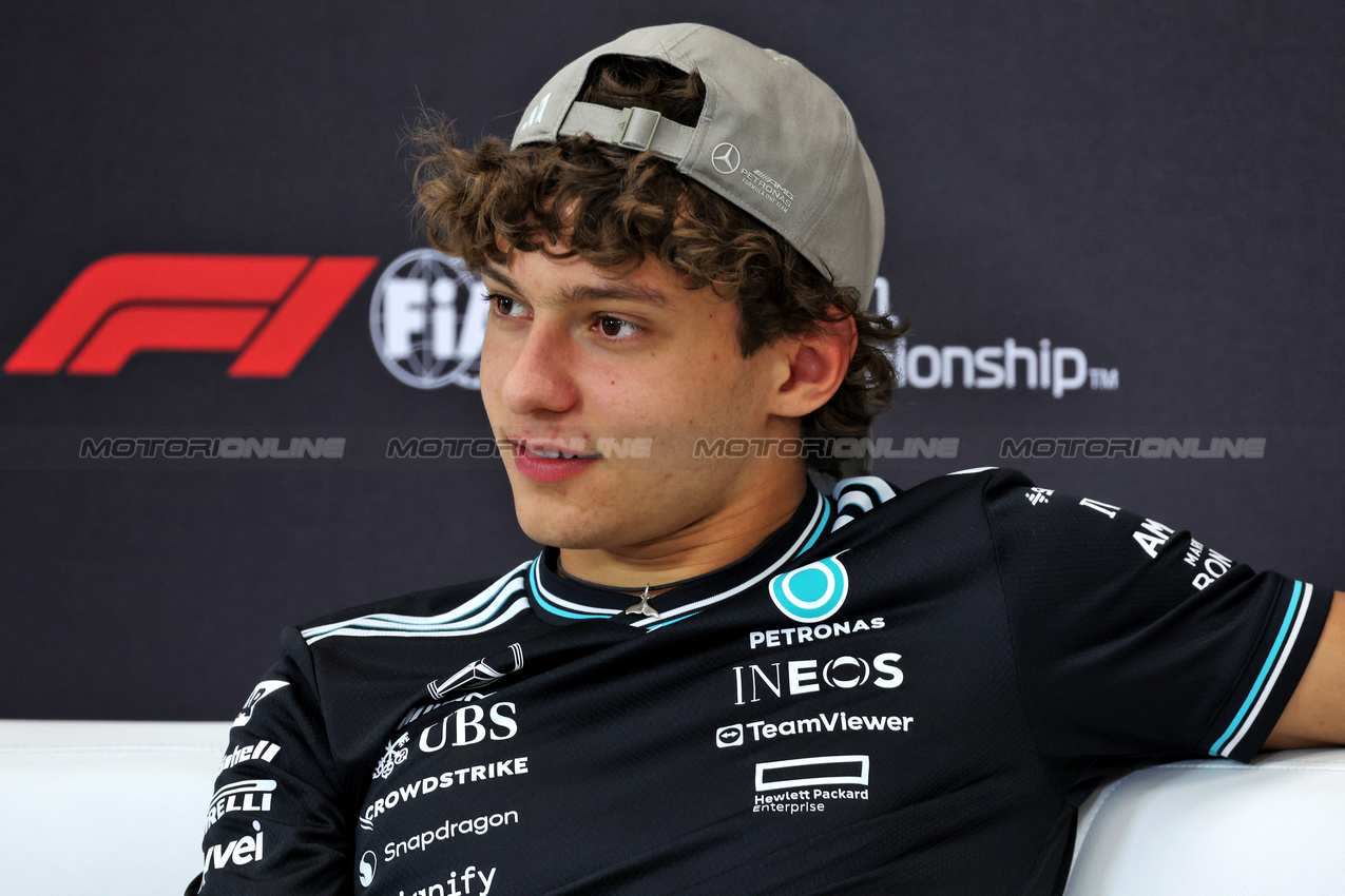 GP BAHRAIN, Andrea Kimi Antonelli (ITA) Mercedes AMG F1 in the FIA Press Conference.

10.04.2025. Formula 1 World Championship, Rd 4, Bahrain Grand Prix, Sakhir, Bahrain, Preparation Day.

- www.xpbimages.com, EMail: requests@xpbimages.com © Copyright: Bearne / XPB Images