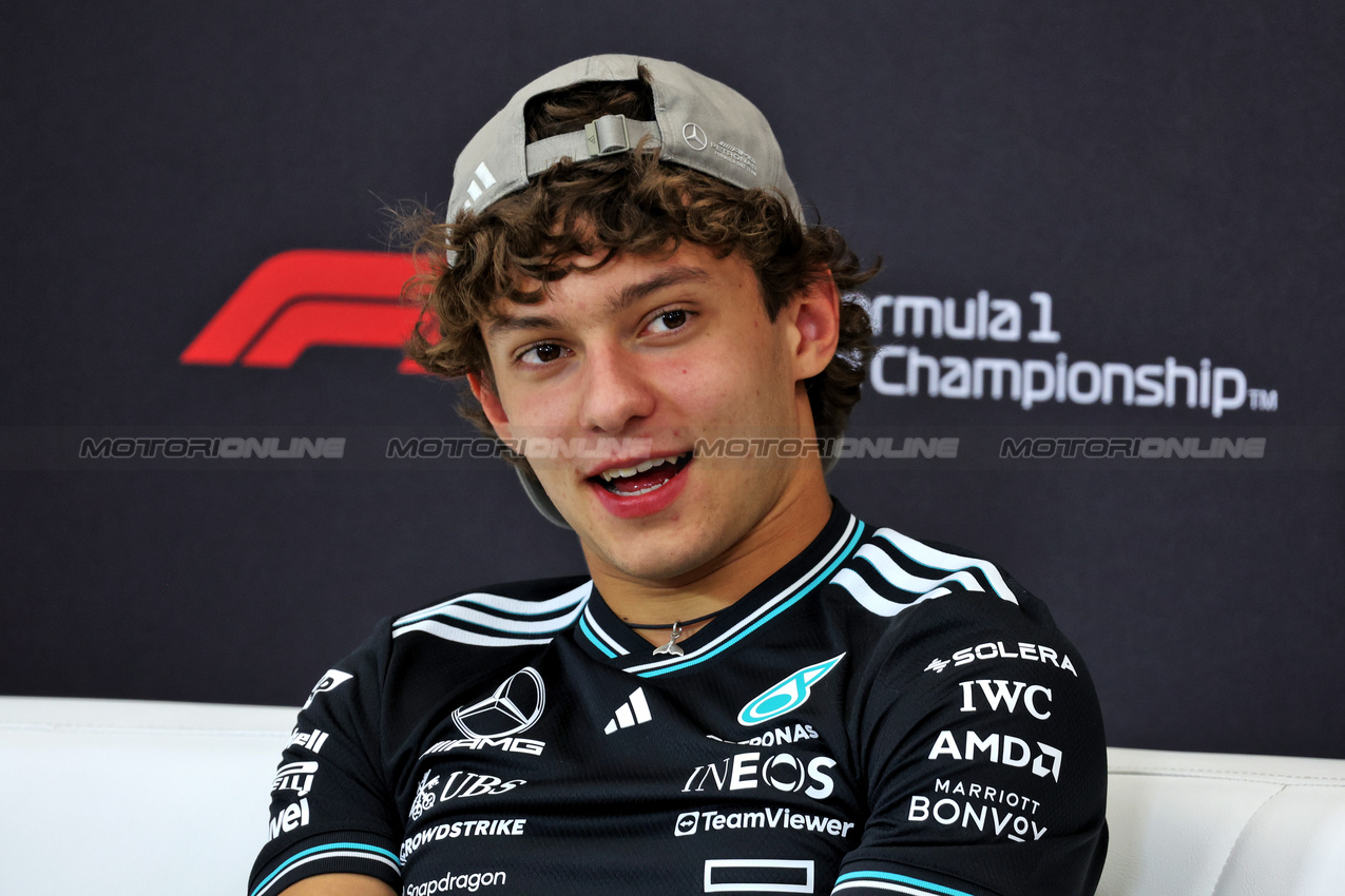 GP BAHRAIN, Andrea Kimi Antonelli (ITA) Mercedes AMG F1 in the FIA Press Conference.

10.04.2025. Formula 1 World Championship, Rd 4, Bahrain Grand Prix, Sakhir, Bahrain, Preparation Day.

- www.xpbimages.com, EMail: requests@xpbimages.com © Copyright: Bearne / XPB Images