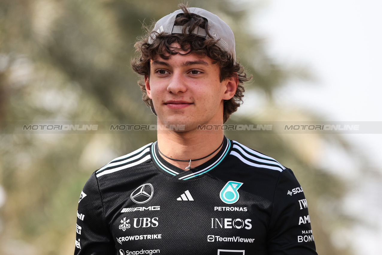 GP BAHRAIN, Andrea Kimi Antonelli (ITA), Mercedes AMG F1 
10.04.2025. Formula 1 World Championship, Rd 4, Bahrain Grand Prix, Sakhir, Bahrain, Preparation Day.
- www.xpbimages.com, EMail: requests@xpbimages.com © Copyright: Charniaux / XPB Images