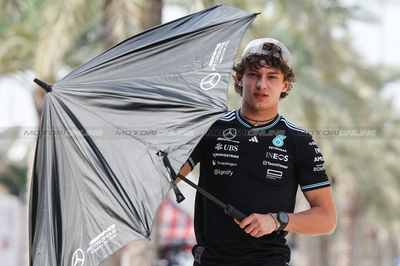 GP BAHRAIN, Andrea Kimi Antonelli (ITA), Mercedes AMG F1 
10.04.2025. Formula 1 World Championship, Rd 4, Bahrain Grand Prix, Sakhir, Bahrain, Preparation Day.
- www.xpbimages.com, EMail: requests@xpbimages.com © Copyright: Charniaux / XPB Images