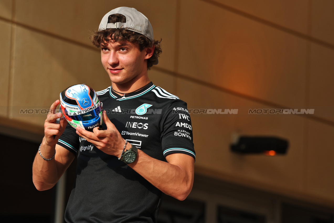 GP BAHRAIN, Andrea Kimi Antonelli (ITA) Mercedes AMG F1.

10.04.2025. Formula 1 World Championship, Rd 4, Bahrain Grand Prix, Sakhir, Bahrain, Preparation Day.

- www.xpbimages.com, EMail: requests@xpbimages.com © Copyright: Moy / XPB Images