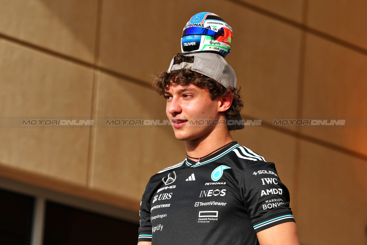 GP BAHRAIN, Andrea Kimi Antonelli (ITA) Mercedes AMG F1.

10.04.2025. Formula 1 World Championship, Rd 4, Bahrain Grand Prix, Sakhir, Bahrain, Preparation Day.

- www.xpbimages.com, EMail: requests@xpbimages.com © Copyright: Moy / XPB Images