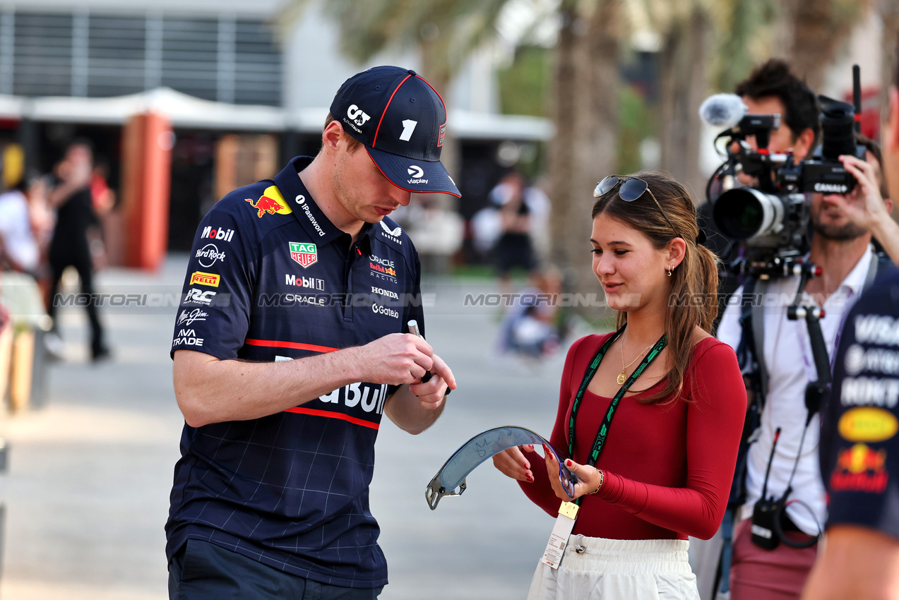 GP BAHRAIN, Max Verstappen (NLD) Red Bull Racing.

10.04.2025. Formula 1 World Championship, Rd 4, Bahrain Grand Prix, Sakhir, Bahrain, Preparation Day.

- www.xpbimages.com, EMail: requests@xpbimages.com © Copyright: Moy / XPB Images