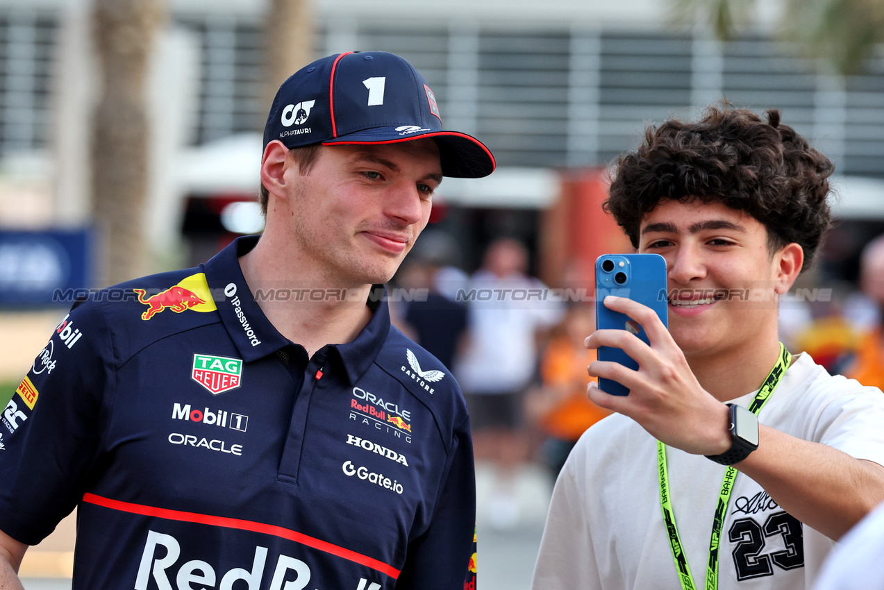 GP BAHRAIN, Max Verstappen (NLD) Red Bull Racing.

10.04.2025. Formula 1 World Championship, Rd 4, Bahrain Grand Prix, Sakhir, Bahrain, Preparation Day.

- www.xpbimages.com, EMail: requests@xpbimages.com © Copyright: Moy / XPB Images
