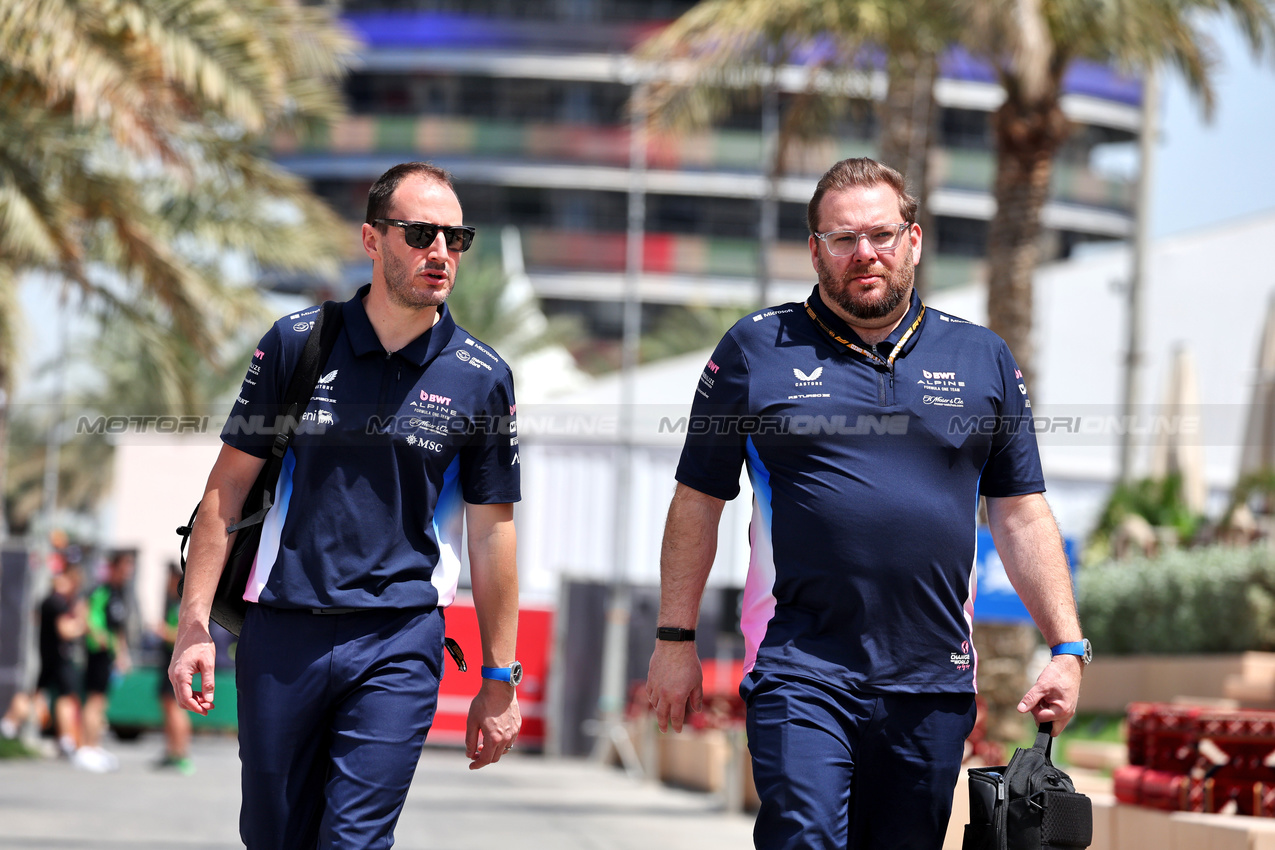 GP BAHRAIN, (L to R): Oliver Oakes (GBR) Alpine F1 Team Team Principal with Dave Greenwood (GBR) Alpine F1 Team Racing Director.

10.04.2025. Formula 1 World Championship, Rd 4, Bahrain Grand Prix, Sakhir, Bahrain, Preparation Day.

- www.xpbimages.com, EMail: requests@xpbimages.com © Copyright: Moy / XPB Images