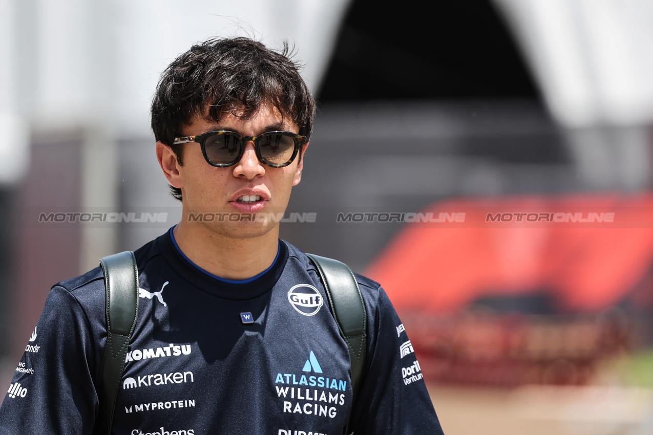 GP BAHRAIN, Alexander Albon (THA), Atlassian Williams Racing 
10.04.2025. Formula 1 World Championship, Rd 4, Bahrain Grand Prix, Sakhir, Bahrain, Preparation Day.
- www.xpbimages.com, EMail: requests@xpbimages.com © Copyright: Charniaux / XPB Images