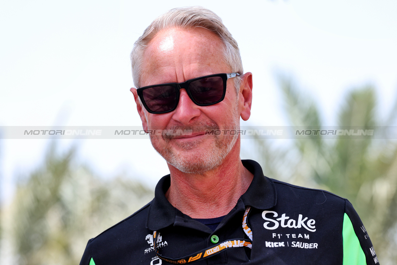 GP BAHRAIN, Jonathan Wheatley (GBR) Sauber Team Principal.

10.04.2025. Formula 1 World Championship, Rd 4, Bahrain Grand Prix, Sakhir, Bahrain, Preparation Day.

- www.xpbimages.com, EMail: requests@xpbimages.com © Copyright: Bearne / XPB Images